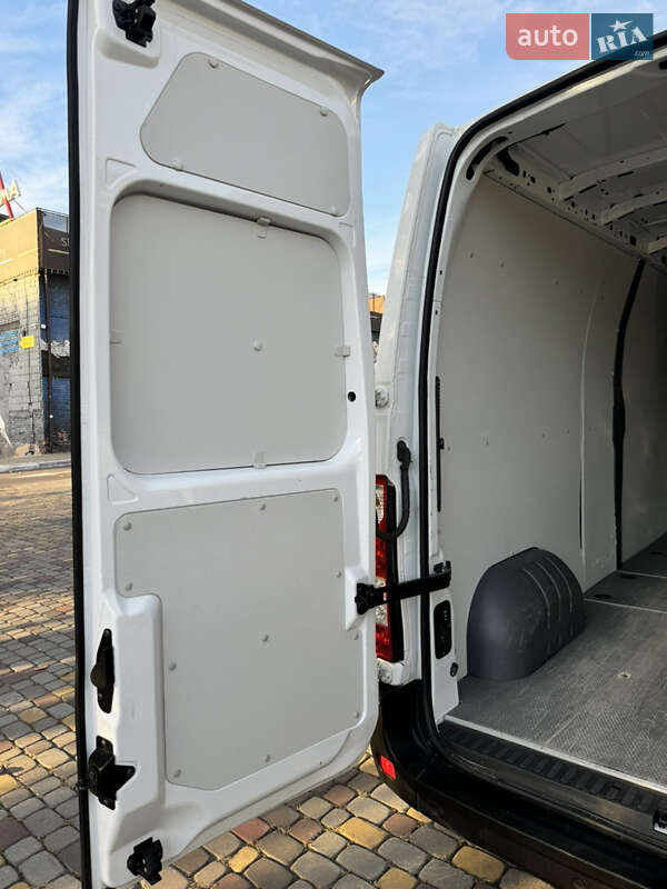 Вантажний фургон Nissan NV400 2020 в Луцьку