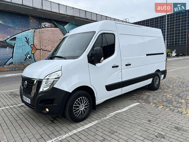 Nissan NV400 2021