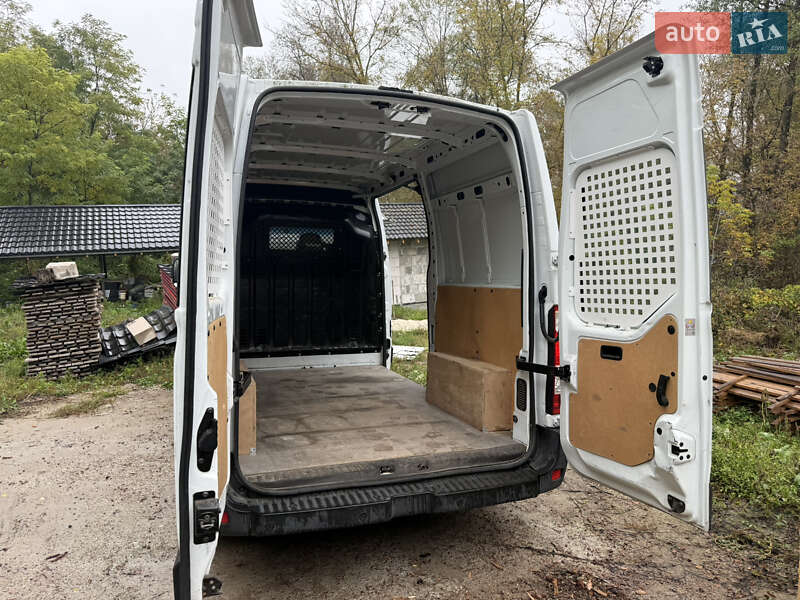 Вантажний фургон Nissan NV400 2017 в Києві