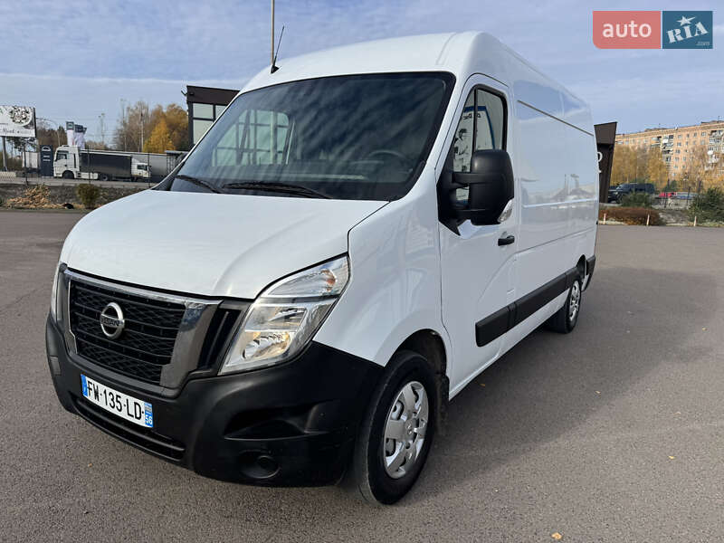 Nissan NV400 2021