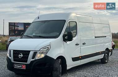 Вантажний фургон Nissan NV400 2017 в Львові