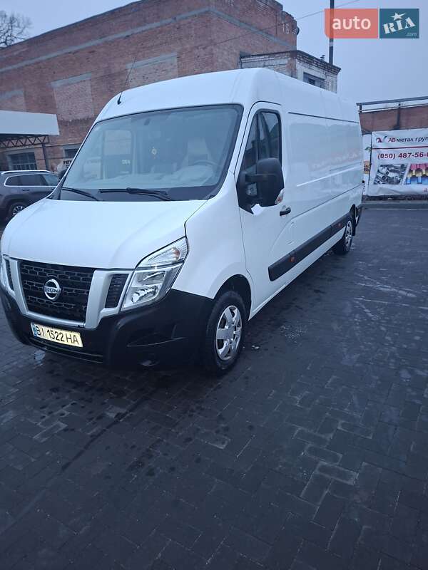 Вантажний фургон Nissan NV400 2016 в Лубнах