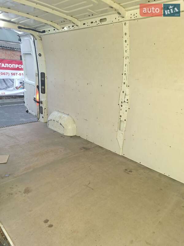 Вантажний фургон Nissan NV400 2016 в Лубнах