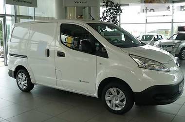 Грузопассажирский фургон Nissan NV 2018 в Киеве