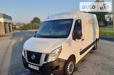 Грузопассажирский фургон Nissan NV 2012 в Ровно