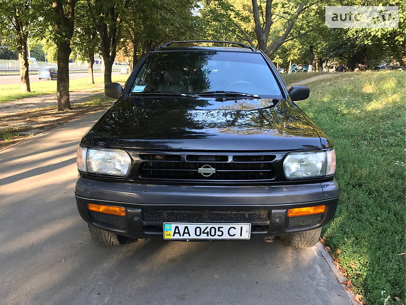 Внедорожник / Кроссовер Nissan Pathfinder 1997 в Киеве