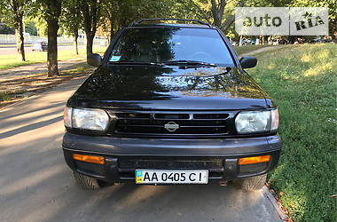Внедорожник / Кроссовер Nissan Pathfinder 1997 в Киеве
