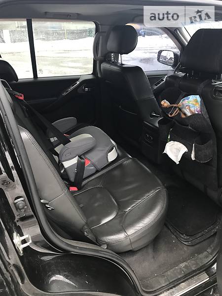 Позашляховик / Кросовер Nissan Pathfinder 2005 в Києві