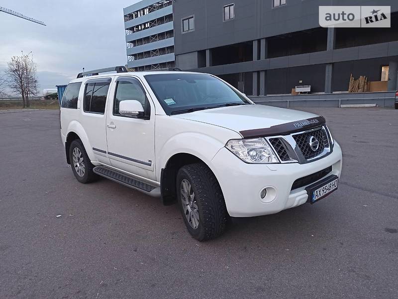 Внедорожник / Кроссовер Nissan Pathfinder 2012 в Киеве