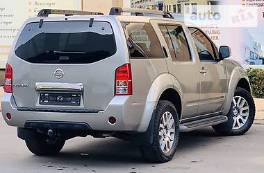 Позашляховик / Кросовер Nissan Pathfinder 2012 в 
