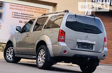 Позашляховик / Кросовер Nissan Pathfinder 2012 в 