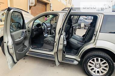 Позашляховик / Кросовер Nissan Pathfinder 2012 в 