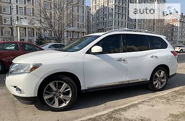 Позашляховик / Кросовер Nissan Pathfinder 2013 в 