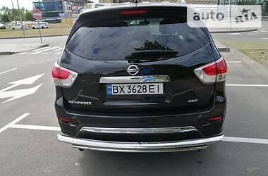 Внедорожник / Кроссовер Nissan Pathfinder 2015 в Тернополе