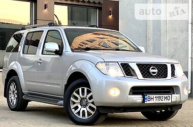 Позашляховик / Кросовер Nissan Pathfinder 2013 в 