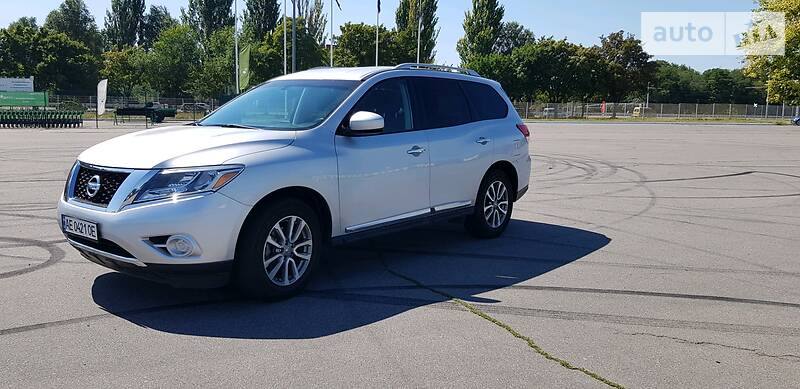 Позашляховик / Кросовер Nissan Pathfinder 2016 в Дніпрі