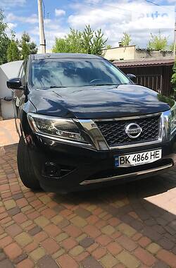 Позашляховик / Кросовер Nissan Pathfinder 2013 в Рівному