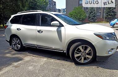 Внедорожник / Кроссовер Nissan Pathfinder 2015 в Днепре