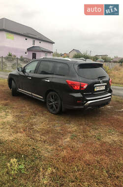 Внедорожник / Кроссовер Nissan Pathfinder 2017 в Борисполе