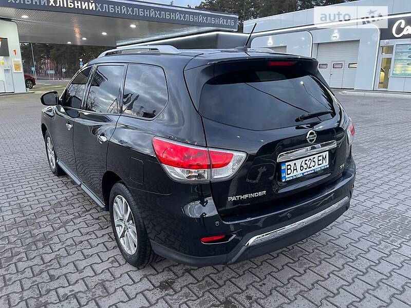 Nissan Pathfinder se