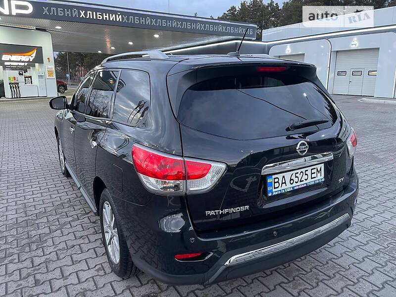 Nissan Pathfinder se