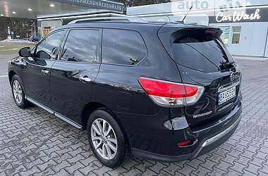 Nissan Pathfinder se