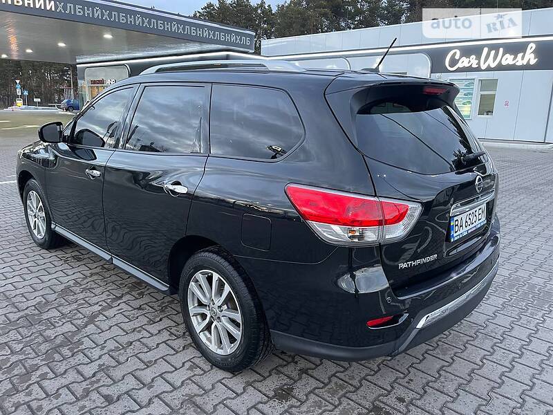 Nissan Pathfinder se