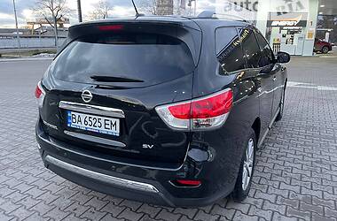 Nissan Pathfinder se