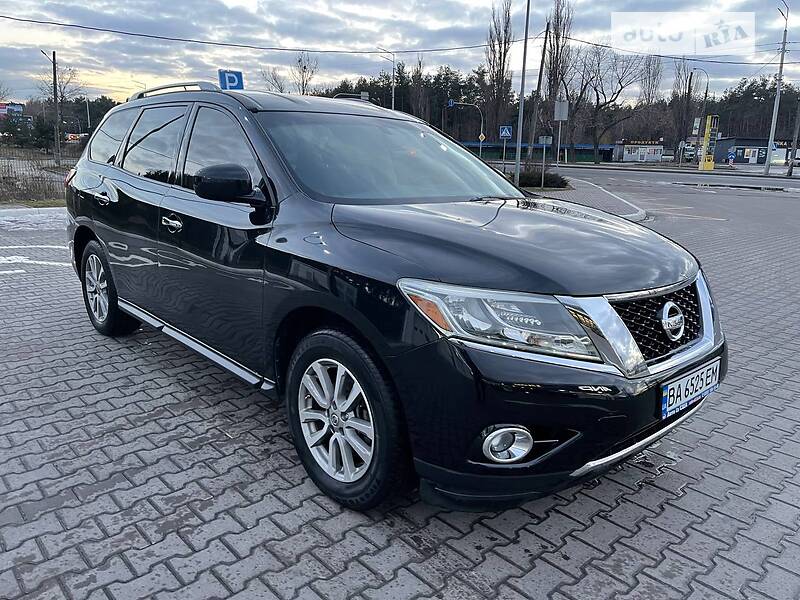 Nissan Pathfinder se