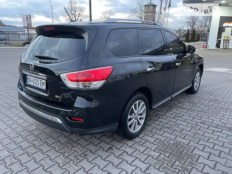 Nissan Pathfinder se