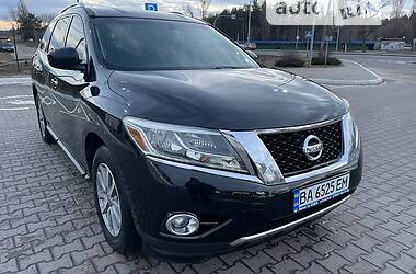 Nissan Pathfinder se