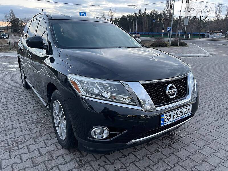 Nissan Pathfinder se