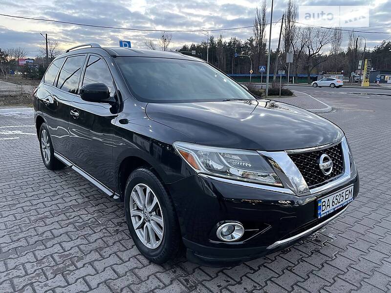 Nissan Pathfinder se