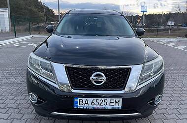 Nissan Pathfinder se