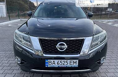 Nissan Pathfinder se