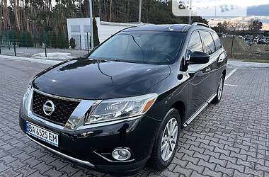 Nissan Pathfinder se