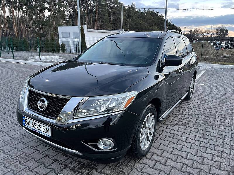 Nissan Pathfinder se