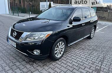Nissan Pathfinder se