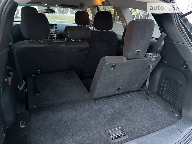 Nissan Pathfinder se