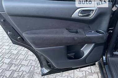 Nissan Pathfinder se