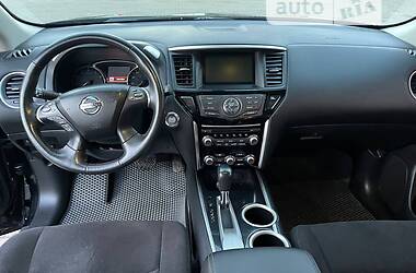 Nissan Pathfinder se