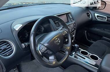 Nissan Pathfinder se