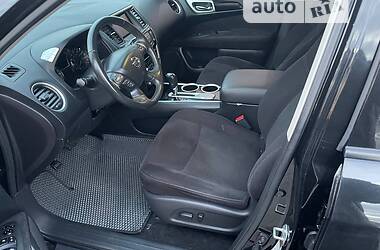 Nissan Pathfinder se