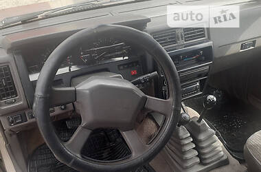 Внедорожник / Кроссовер Nissan Pathfinder 1987 в 