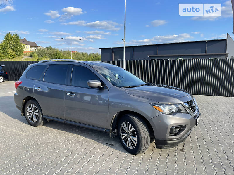 Позашляховик / Кросовер Nissan Pathfinder 2019 в 