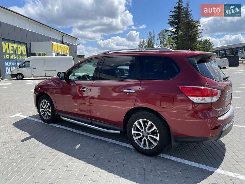 Позашляховик / Кросовер Nissan Pathfinder 2016 в Дніпрі