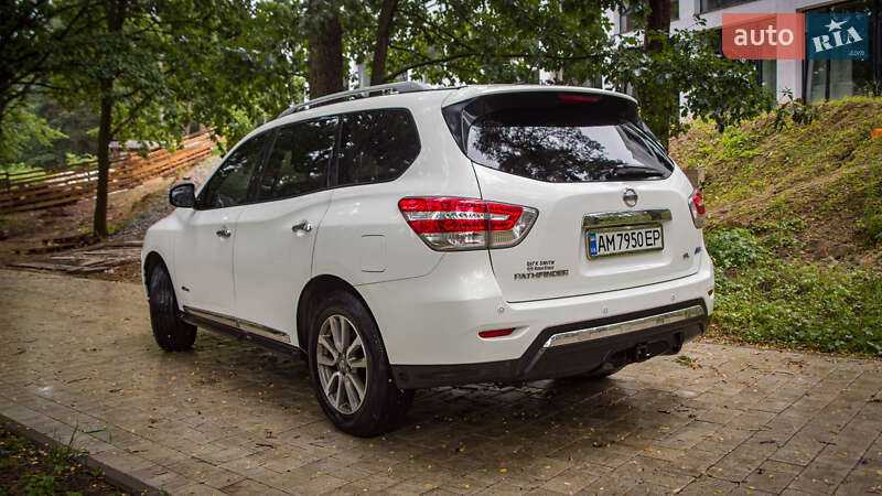 Внедорожник / Кроссовер Nissan Pathfinder 2014 в Житомире