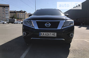 Внедорожник / Кроссовер Nissan Pathfinder 2016 в Киеве
