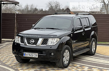 Позашляховик / Кросовер Nissan Pathfinder 2005 в 