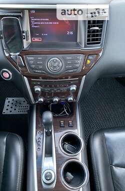 Позашляховик / Кросовер Nissan Pathfinder 2015 в Рівному